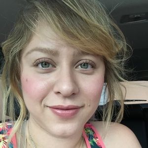 Meet your Posher, Iris